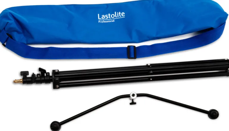 LASTOLITE Kit support de fond magnetique.< Accessoires