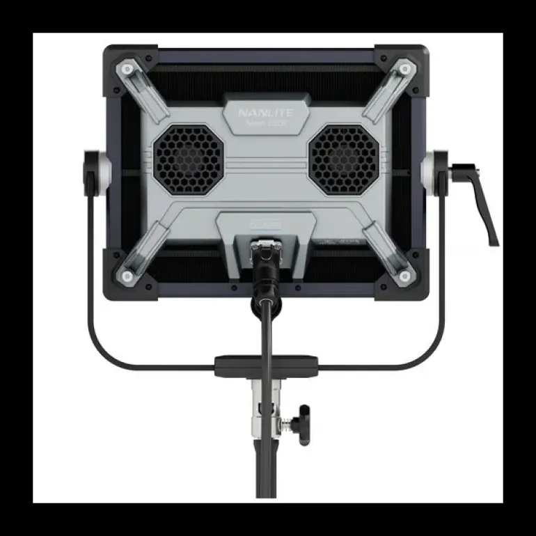 NANLITE ALIEN 150C PANNEAU RGBWW< Eclairage Studio