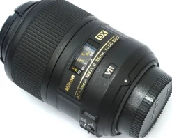 NIKON AF-S DX 85/3.5G ED VR MACRO< Focale Fixe