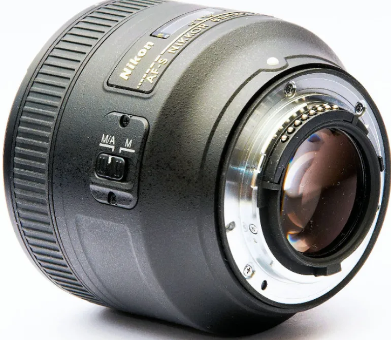 NIKON AF-S 85/1.8G< Focale Fixe
