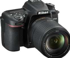 NIKON D7500 + 18-140 VR< Reflex