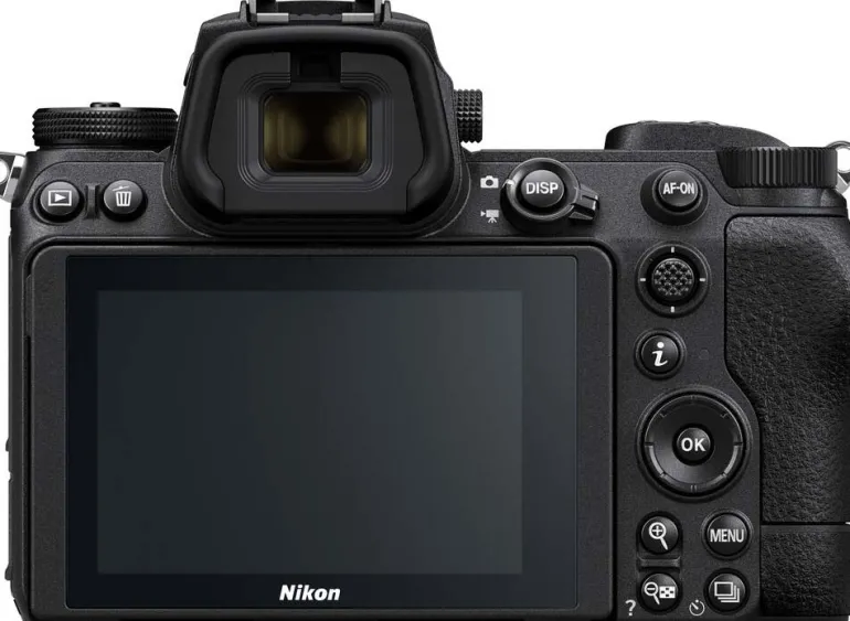 NIKON Z6 II + 24-70/4 S< Hybride