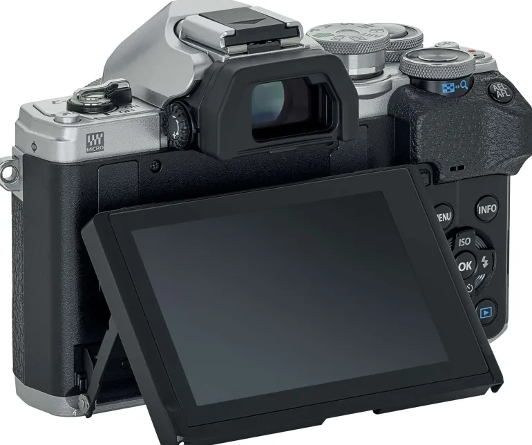 OLYMPUS OM-D E-M10 MARK IV ARGENT BOITIER NU< Hybride