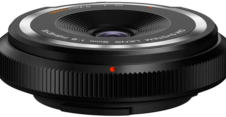 OM SYSTEM 9/8 ULTRA PANCAKE FISHEYE NOIR OM< Focale Fixe