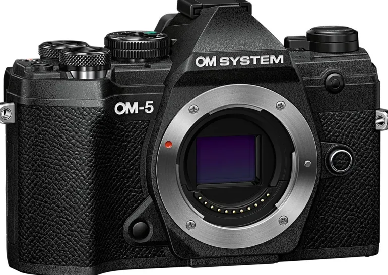 OM SYSTEM OM-5 BOITIER NU NOIR< Hybride