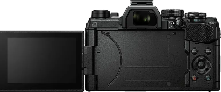 OM SYSTEM OM-5 BOITIER NU NOIR< Hybride