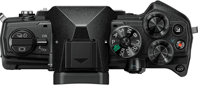 OM SYSTEM OM-5 BOITIER NU NOIR< Hybride