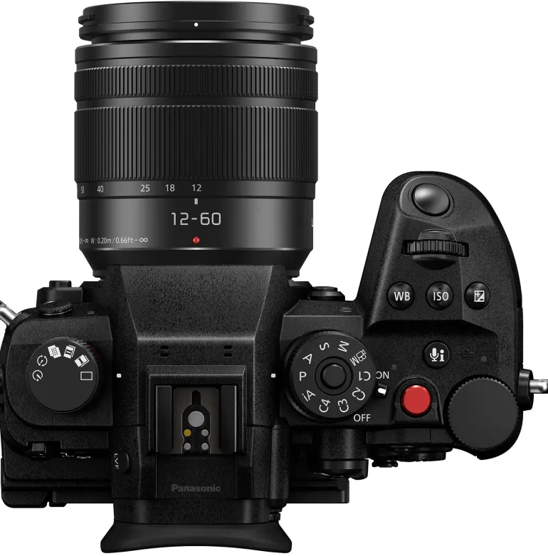 PANASONIC LUMIX GH-7 + 12-60/3.5-5.6< Hybride