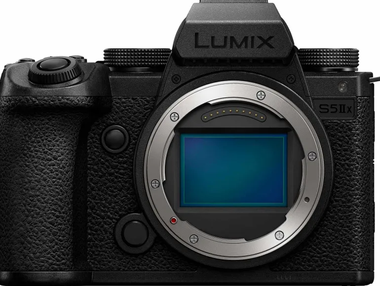 PANASONIC LUMIX S5 II X< Hybride