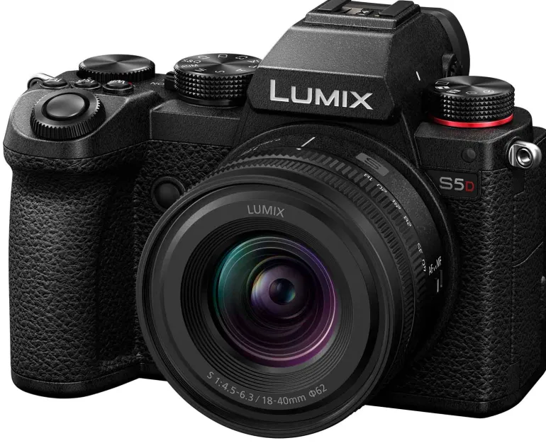 PANASONIC LUMIX S5D NOIR + 18-40/4.5-6.3< Hybride