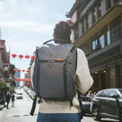 PEAK DESIGN EVERYDAY BACKPACK 20L CHARCOAL SAC A DOS< Sacs À Dos