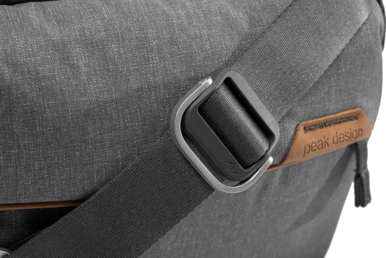 PEAK DESIGN EVERYDAY SLING 6L V2 ASH FOURRE-TOUT< Fourre Tout
