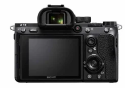 SONY ALPHA 7 III + 28-70< Hybride