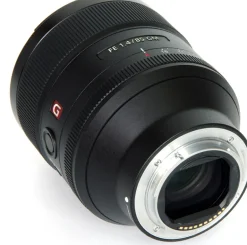 SONY SEL FE 85/1.4 GM< Focale Fixe